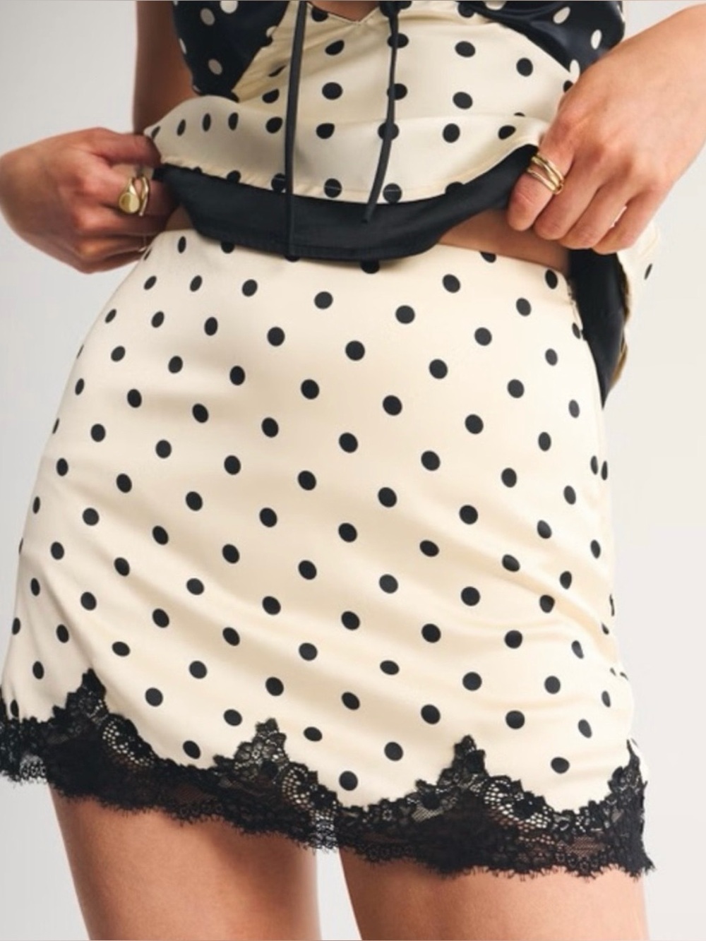 Abercrombie & Fitch Cream and Navy Lace Trim Polka Dot Skort